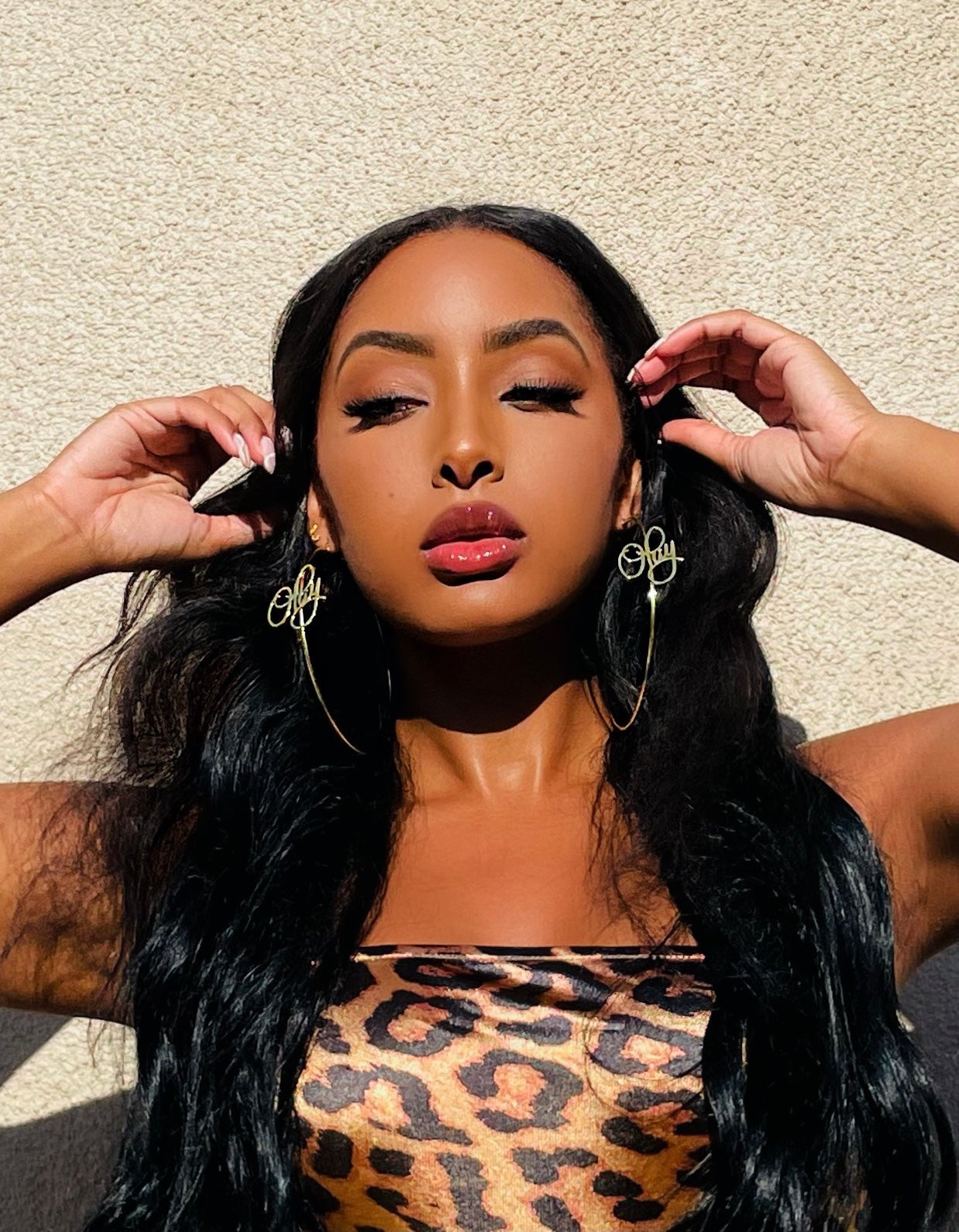 FRONT FACING NAME PLATE HOOPS