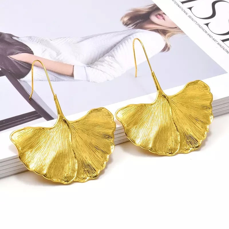 GOLD FAN LEAF EARRING