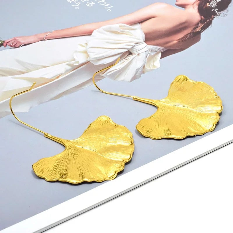 GOLD FAN LEAF EARRING