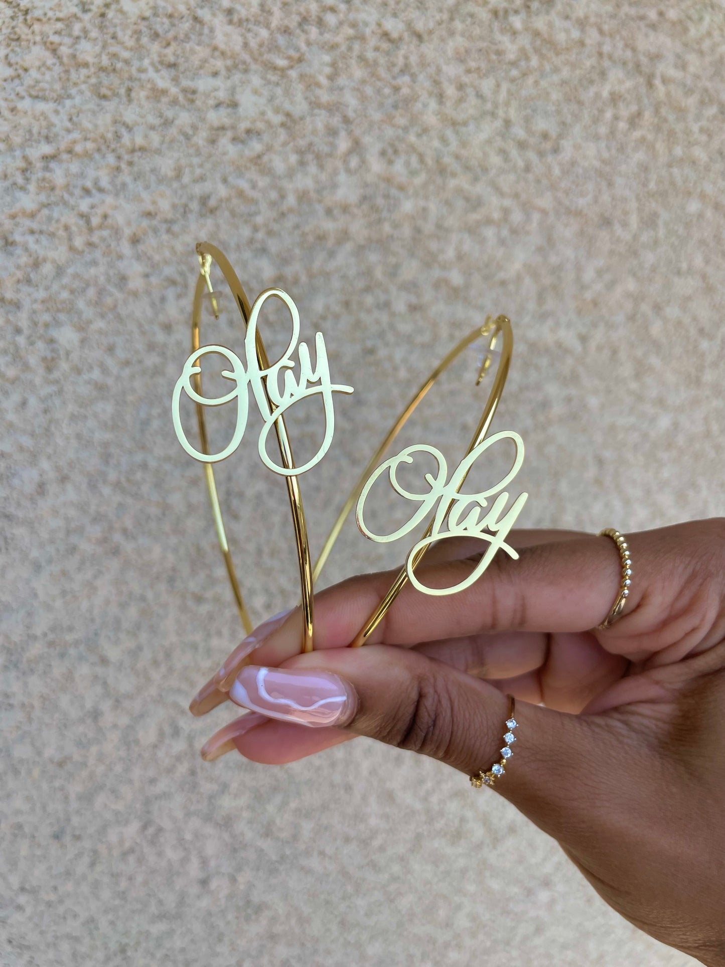 FRONT FACING NAME PLATE HOOPS